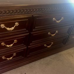 American Signature Dresser Mirror And Bed Queen Collection Set