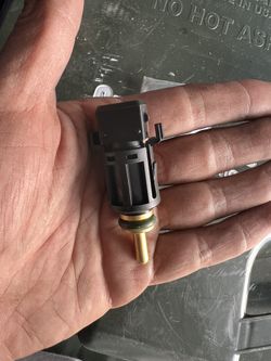 BMW 328i Temperature Sensor