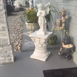 Estatua And Base Vintage/