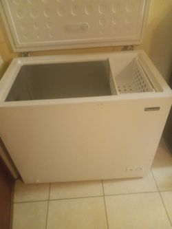 Magic chef deep freezer