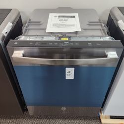 24 in. Built-In Tall Tub Top Control Fingerprint Resistant Stainless Steel Dishwasher w/3rd Rack, Bottle Jets, 50 dBA