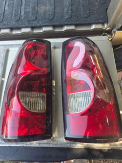 2004 chevy silverado taillights