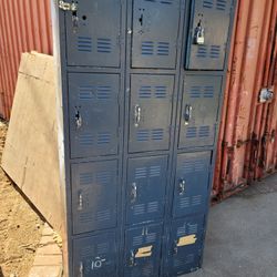 12 Door Locker 