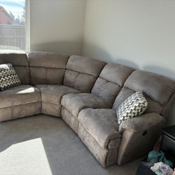 Upholstered Plush Stanton Sectional 