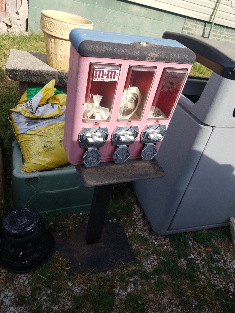 3 Candy Dispenser