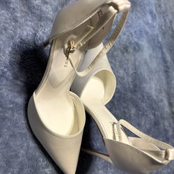 Size 8 White Heels 