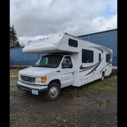 2004 Majestic Class C Motorhome 