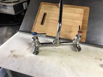 Commercial faucet nsf