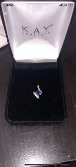 Sapphire diamond pendant