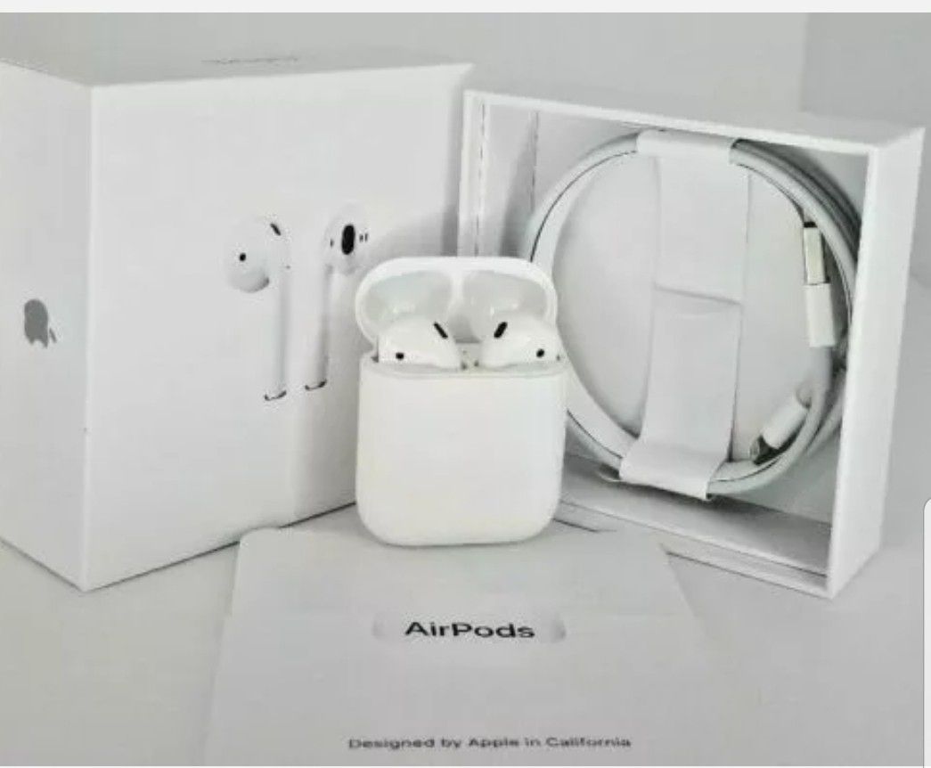 Apple AirPods 2nd Generation with Charging Case - White.Refurbished