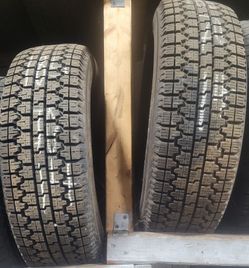 A Pair of tires 185/70R14