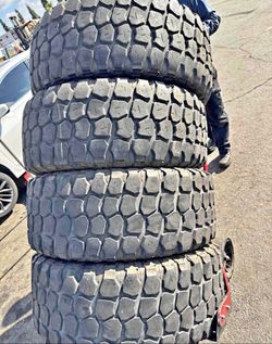 35x12.50/20 MT Iroman Selling a set of 4 tires in excellent condition 🫡