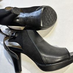 Women’s 7 1/2 Peep Toe Dress Shoes Naturalizers
