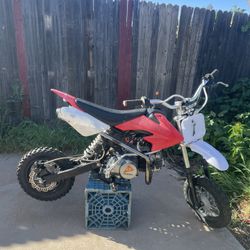 140cc Pitbike with three extra motors