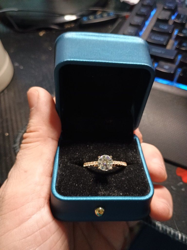 1.5 CT VVS1 Engagement Ring
