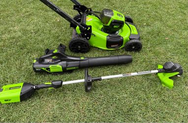 Lawnmower, blower & trimmer combo set