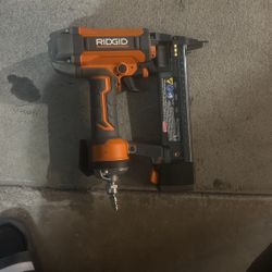 Rigid 18 gauge narrow crown staple