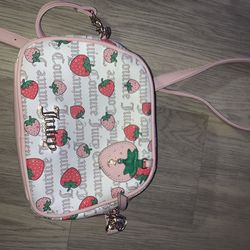 Juicy strawberry purse