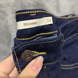 Women Levi’s Jeans