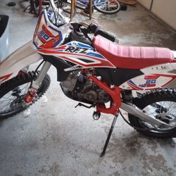 Dirt bike 