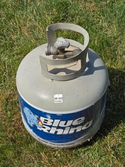 Full Blue Rhino 20 lb propane tank