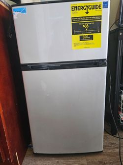 Mini Refrigerator still new just i need space
