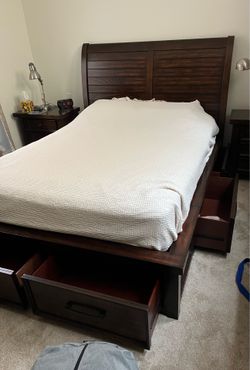 Queen size bed storage frame