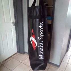 Minahil  Sports Heavyweight Workout Bag.