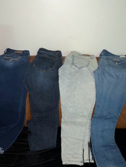 Women bundle jeans  5 for $20