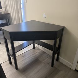 Corner Desk $50