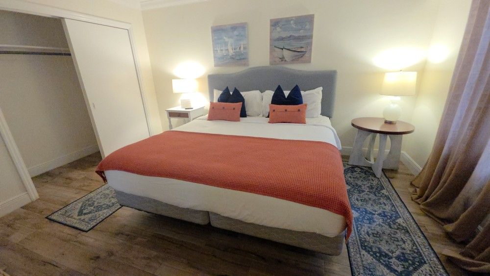 Kind Bed Frame and King Matress 🤴 