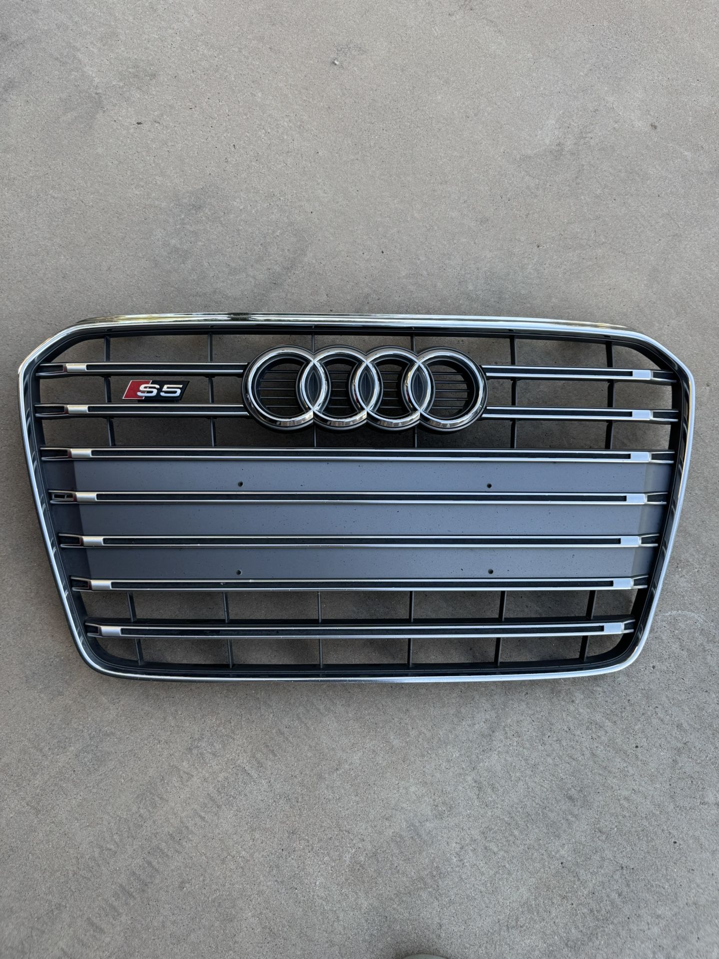 Audi S5 Grill