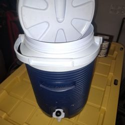 Rubbermaid Jug