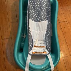 Baby Tub With Newborn Attachment 