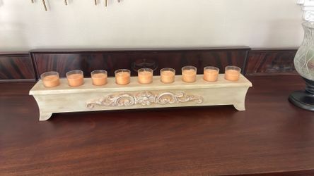 Candle holder with votive candles