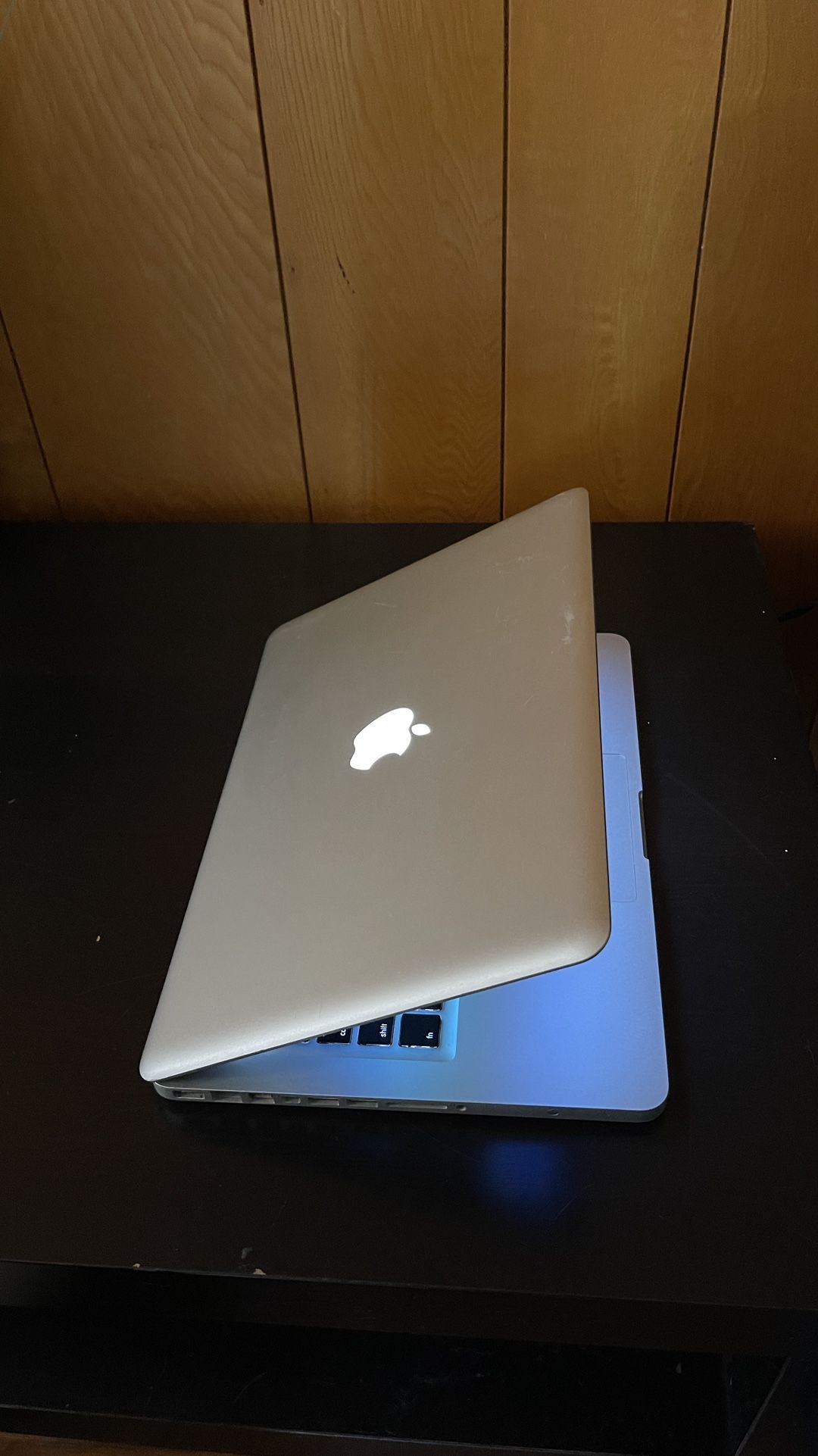 Apple MacBook Pro 13” I5/8GB/256GB SSD $140