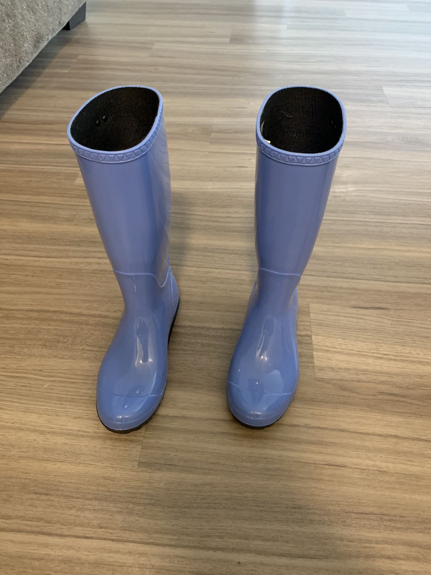 Blue ugg rain boots