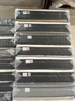 Queen Size Mattress Pillow Top 12" new Mattress in a plastic sealed We offer same day delivery