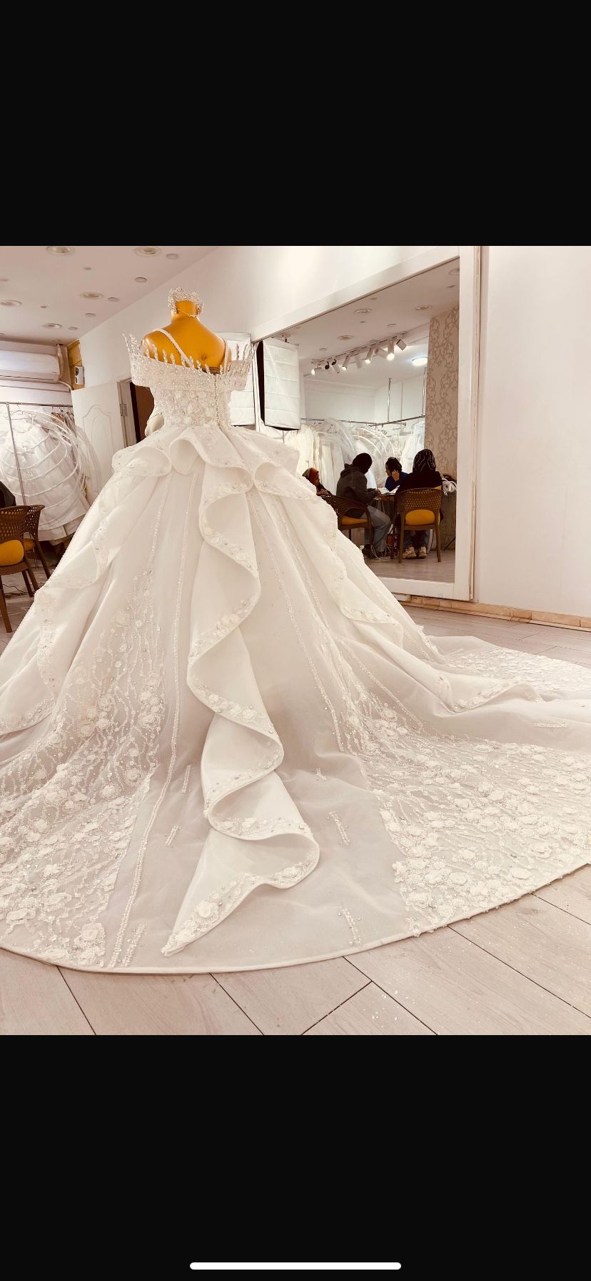 BEAUTIFUL Wedding Dress -worn Once-excellent Condition -$1,000(OBO) Price Negotiable For Serious Buyers