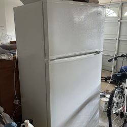 Admiral Top Freezer Refrigerator – Works Great