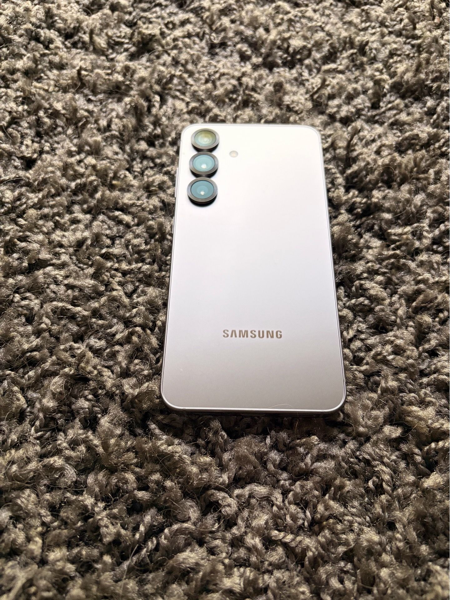 Like New Unlocked Samsung Galaxy S25 (Silver) 128GB