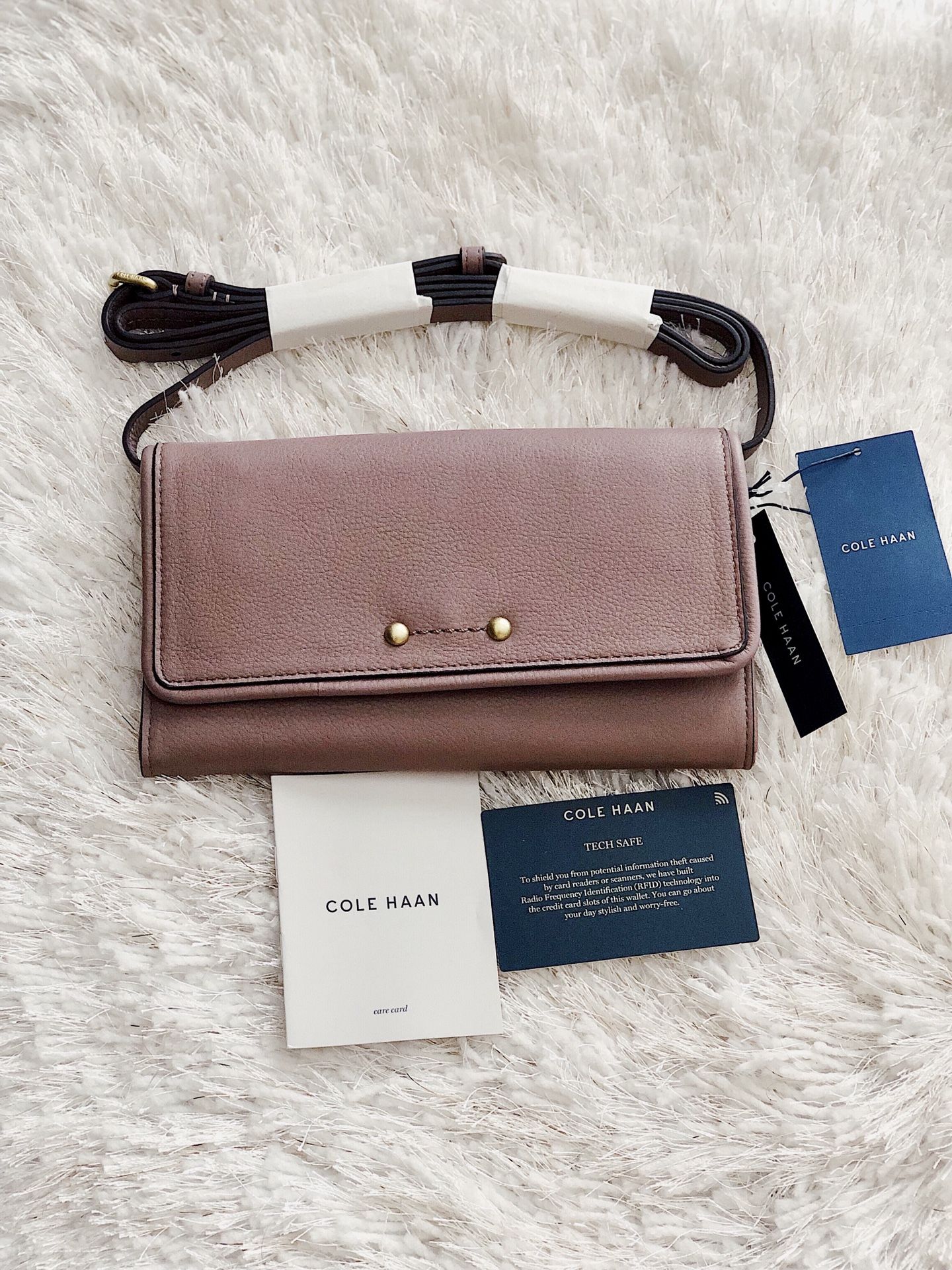 ✨New COLE HAAN Jade Leather Smartphone Crossbody Wallet Bag Twilight Mauve