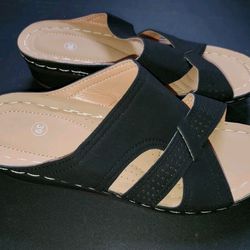 Women's Slip On, Black Sandals / Size 8