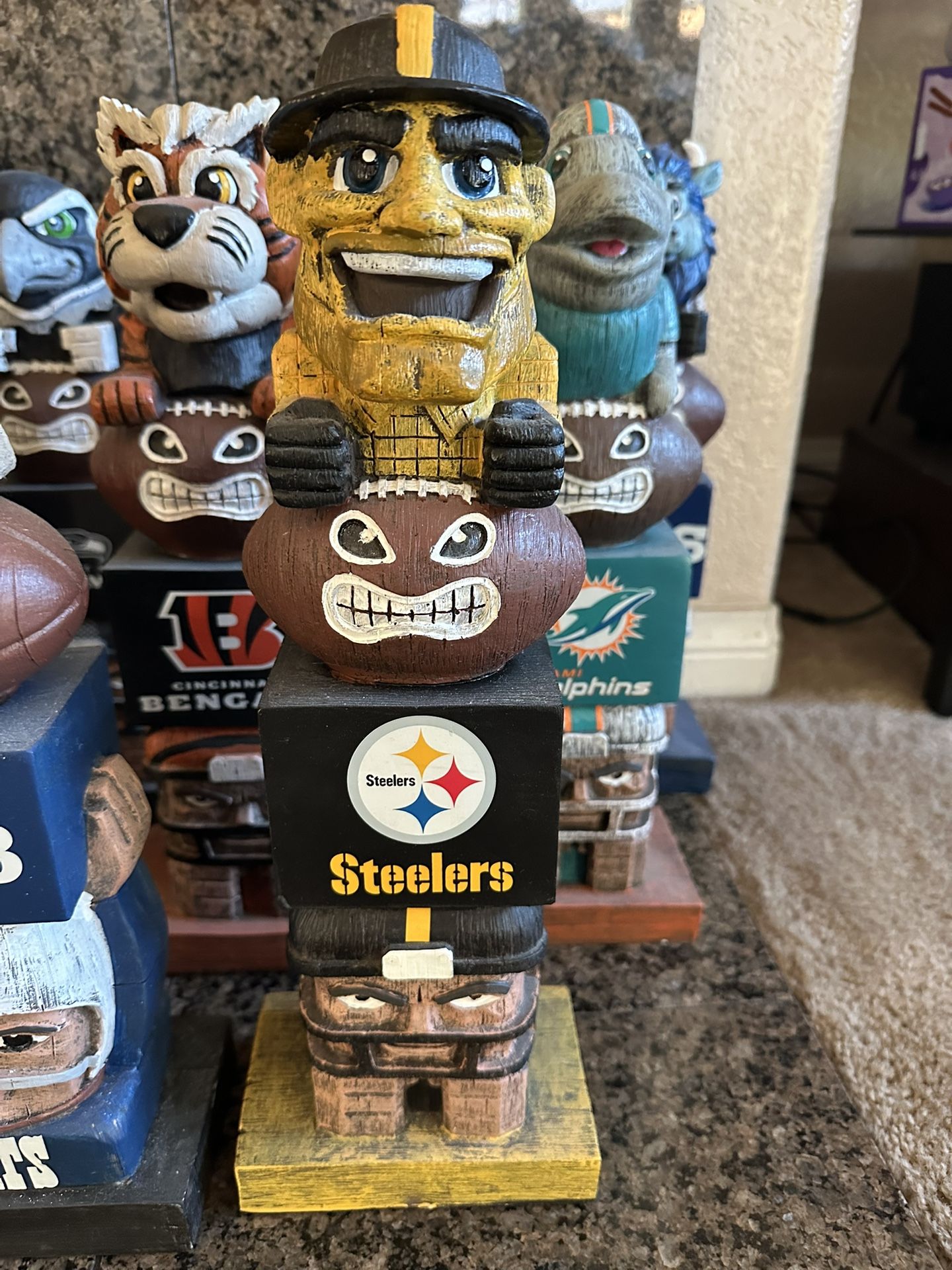 Pittsburgh Steelers NFL Lawn Garden Ornament Tiki Statue- Vintage @ 15 inches tall