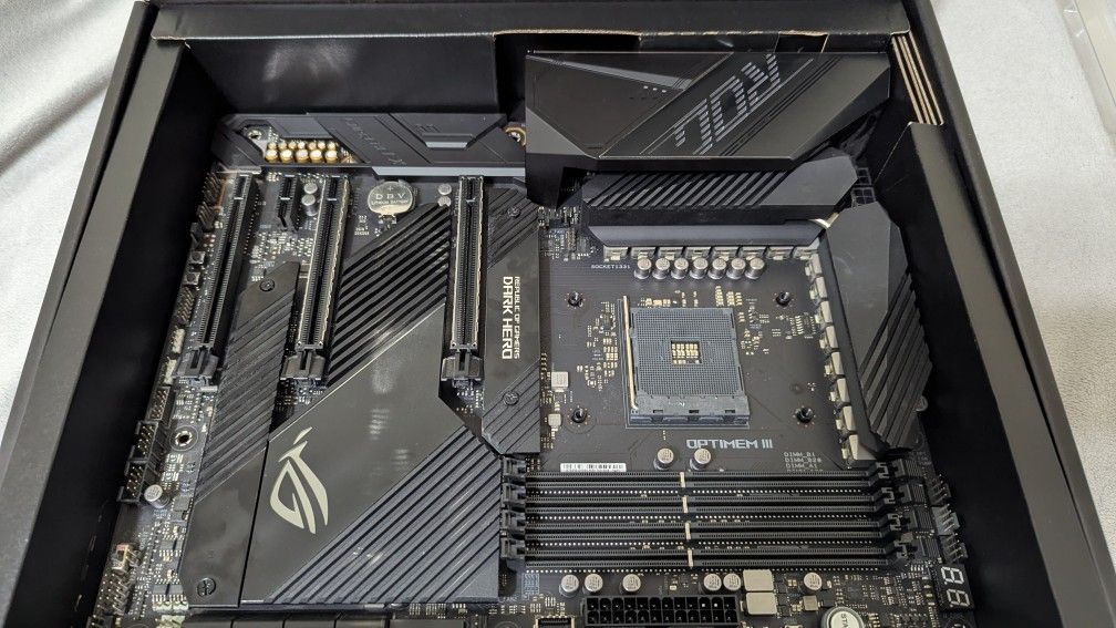 Asus ROG Crosshair VIII Dark Hero ATX AM4 x570 Motherboard