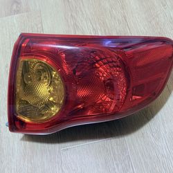 2009 Toyota Corolla Passenger Side (RH) Tail Light Assembly – OEM