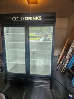 Comercial refrigerator
