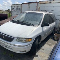 1997 Chrysler Town & Country