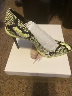Jessica Simpson size 9
