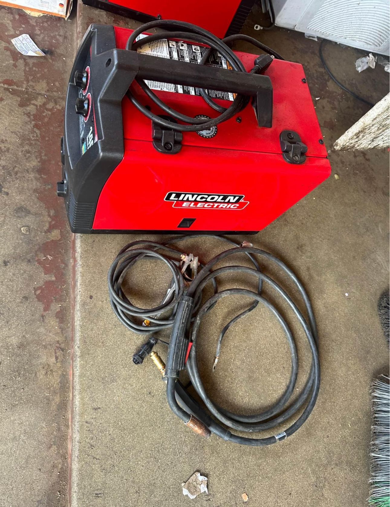 Lincoln welder 140 working good